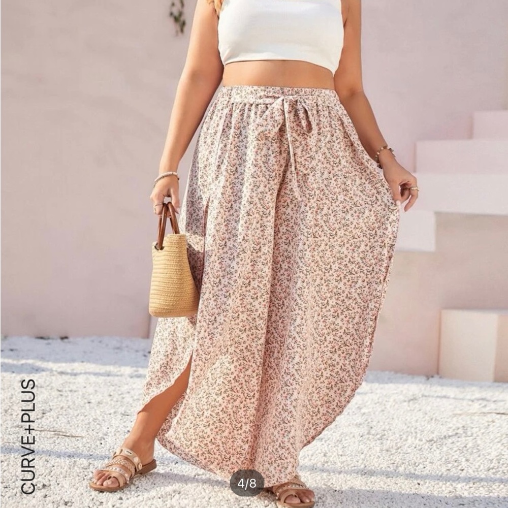 Plus Ditsy Floral Asymmetrical Hem Pants